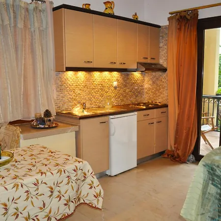 House Litsa With Parking And Gardens 50m From Agios Gordios