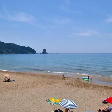 House Litsa With Parking And Gardens 50m From Agios Gordios アパート *