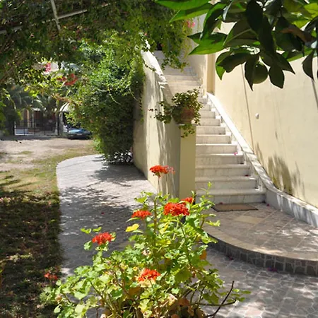 Apartment House Litsa With Parking And Gardens 50m From Agios Gordios