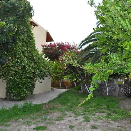 House Litsa With Parking And Gardens 50m From Agios Gordios Apartment