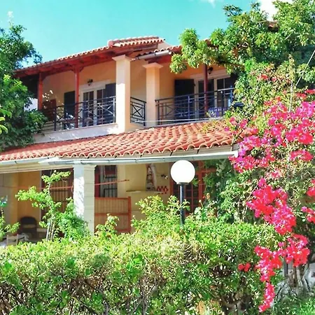 House Litsa With Parking And Gardens 50m From Agios Gordios